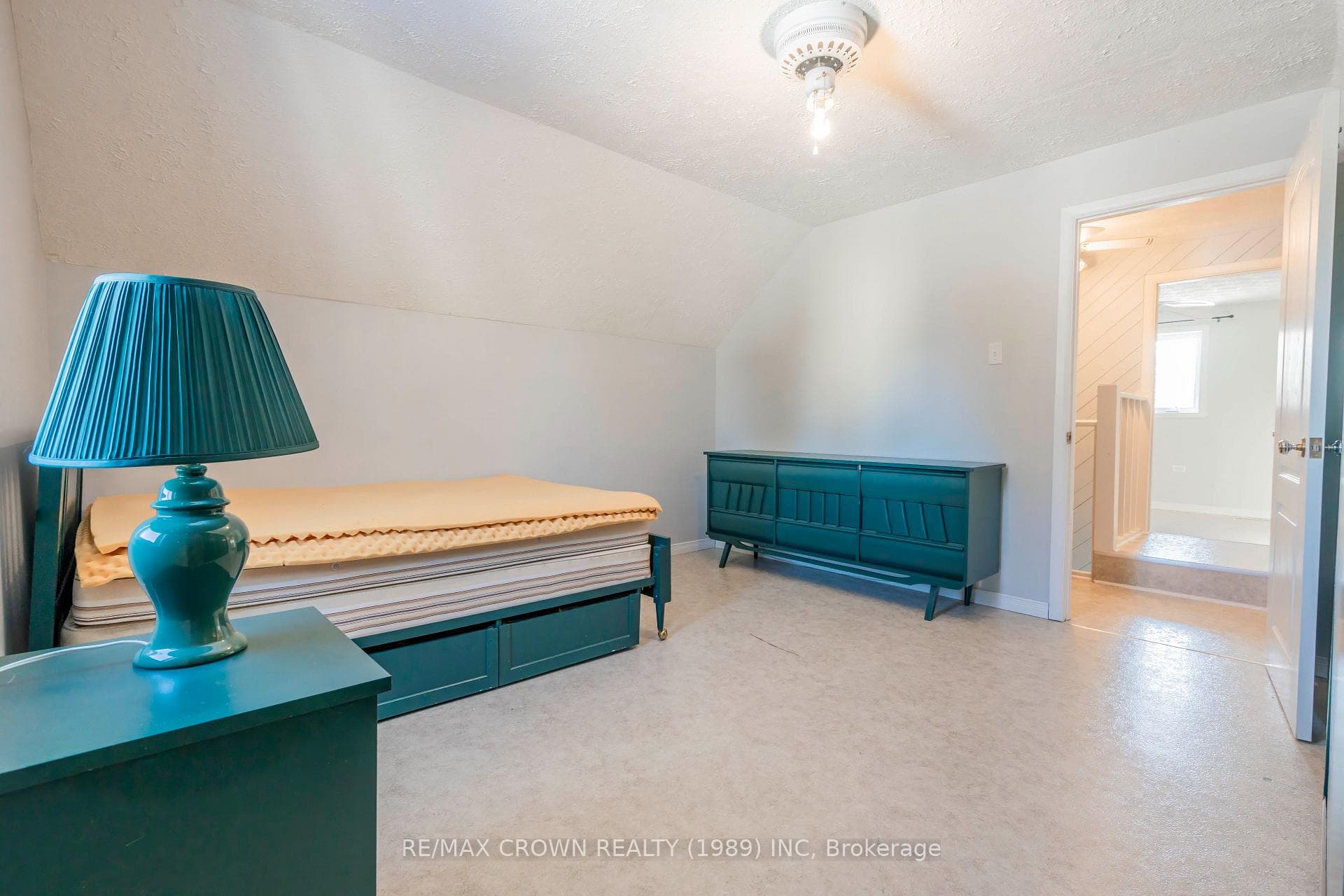 63 Bowman Avenue photo 27