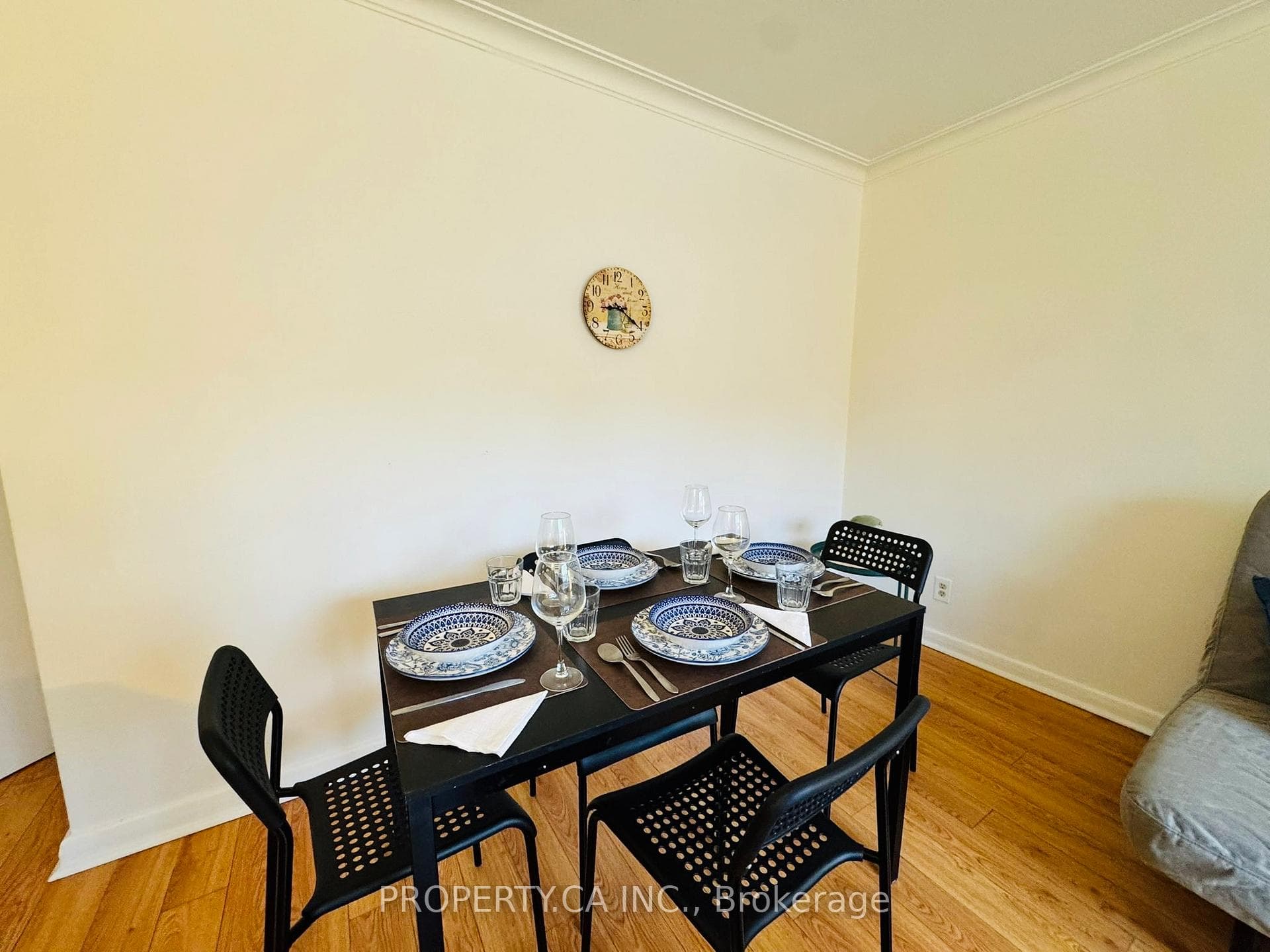 882 Broadview Avenue photo 24