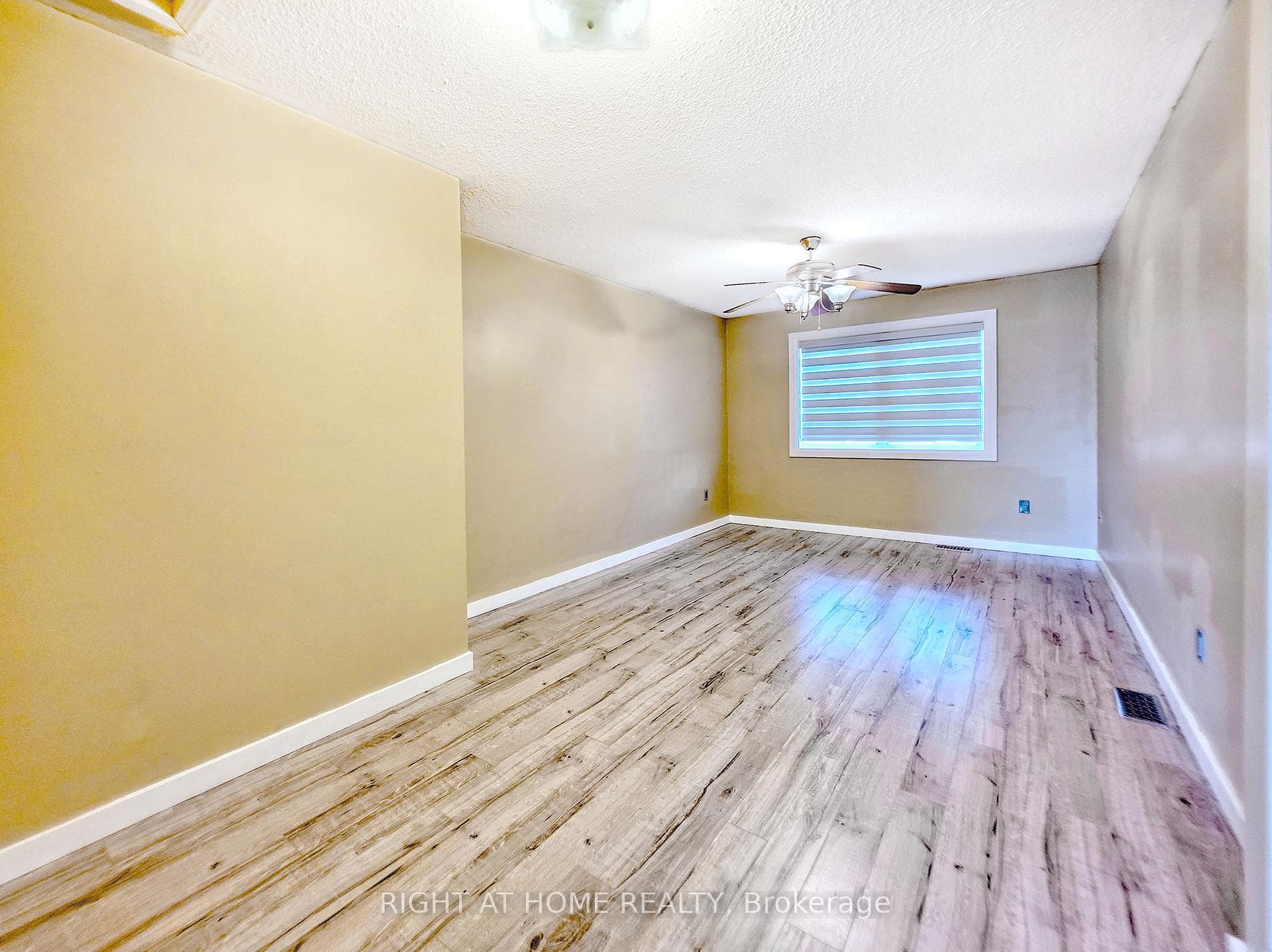98 Spadina Road photo 9