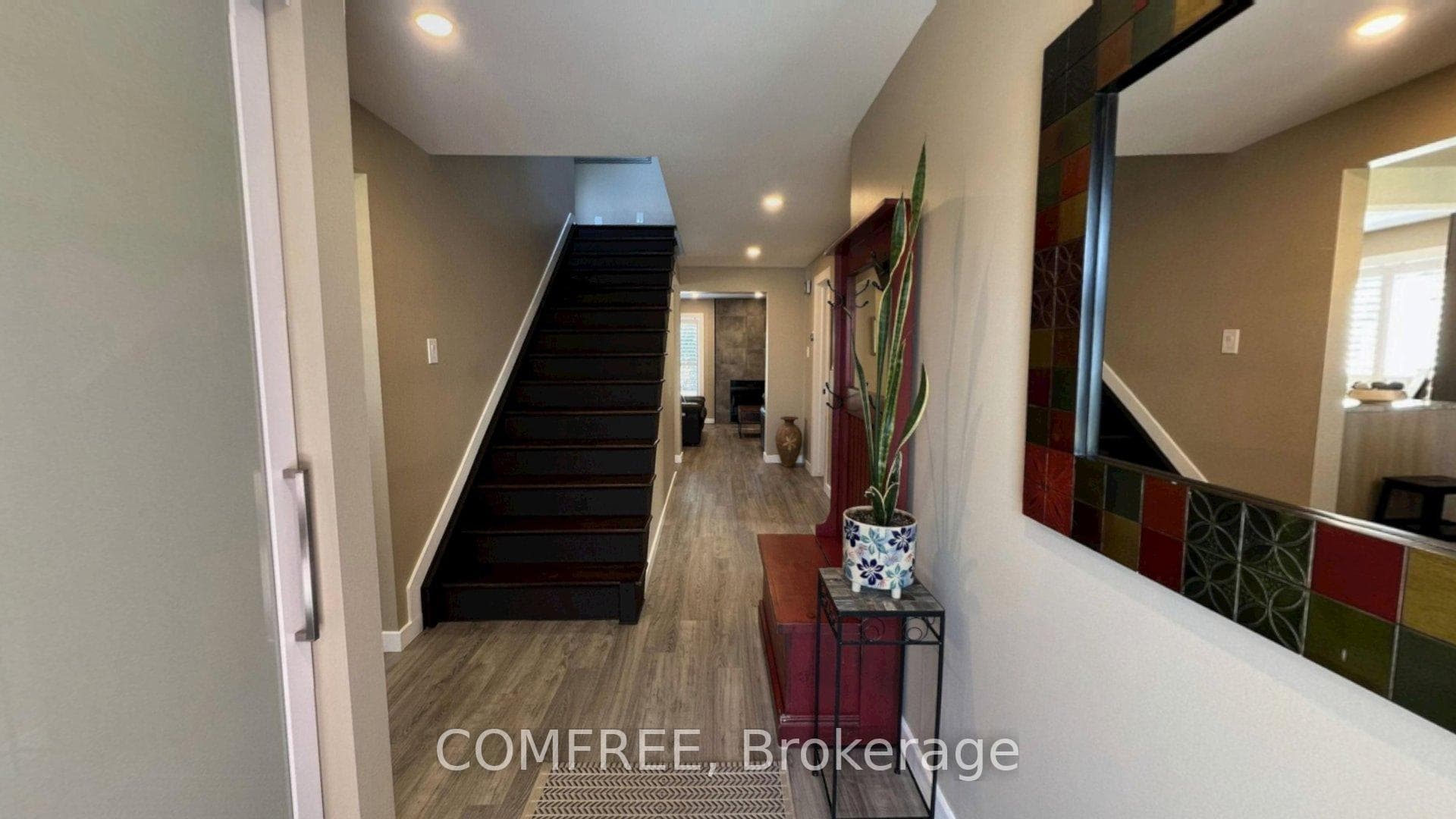 2093 Boake Street photo 2