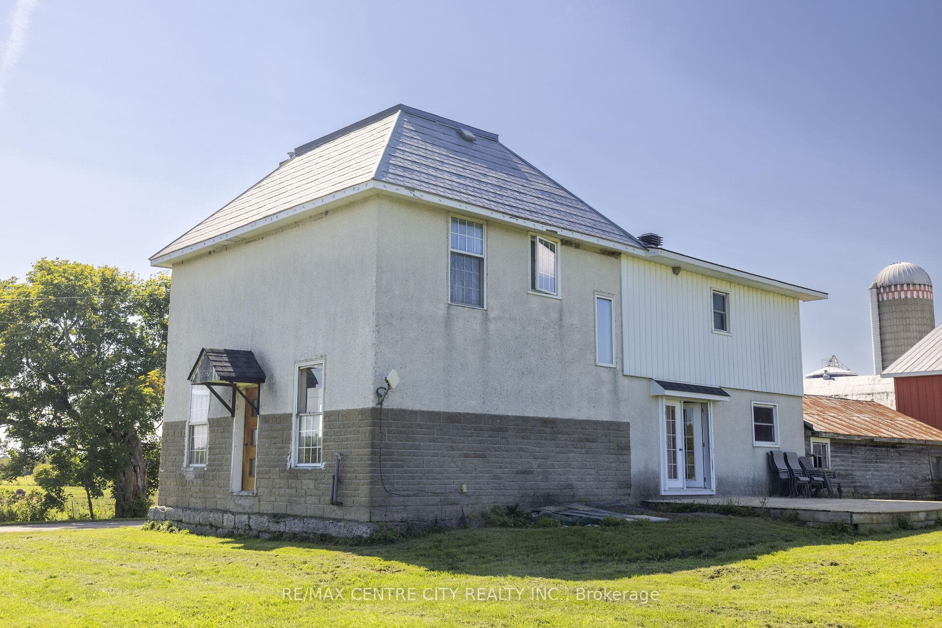 4790 Sarsfield Road photo 30