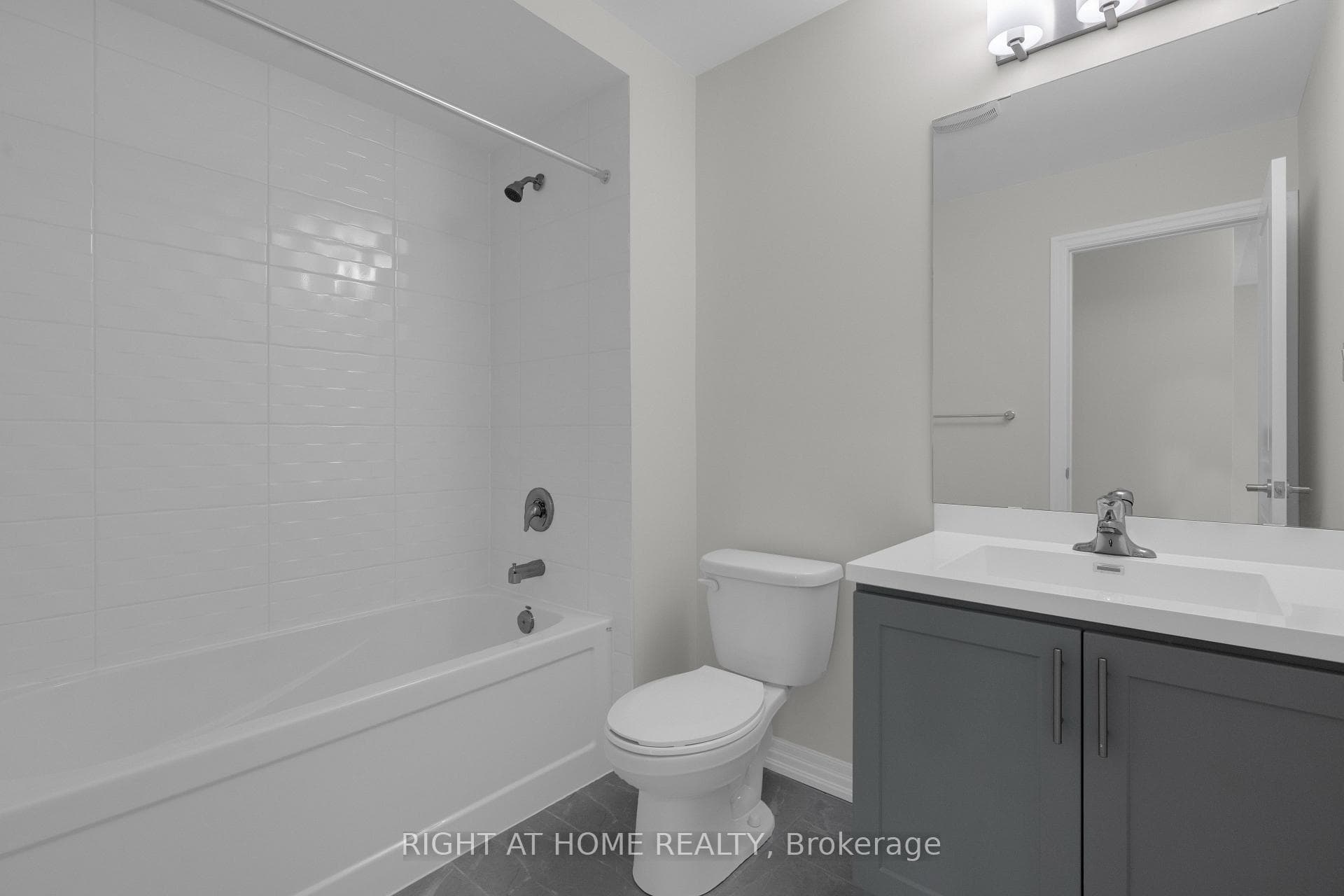 2420 Bushnell Street photo 27