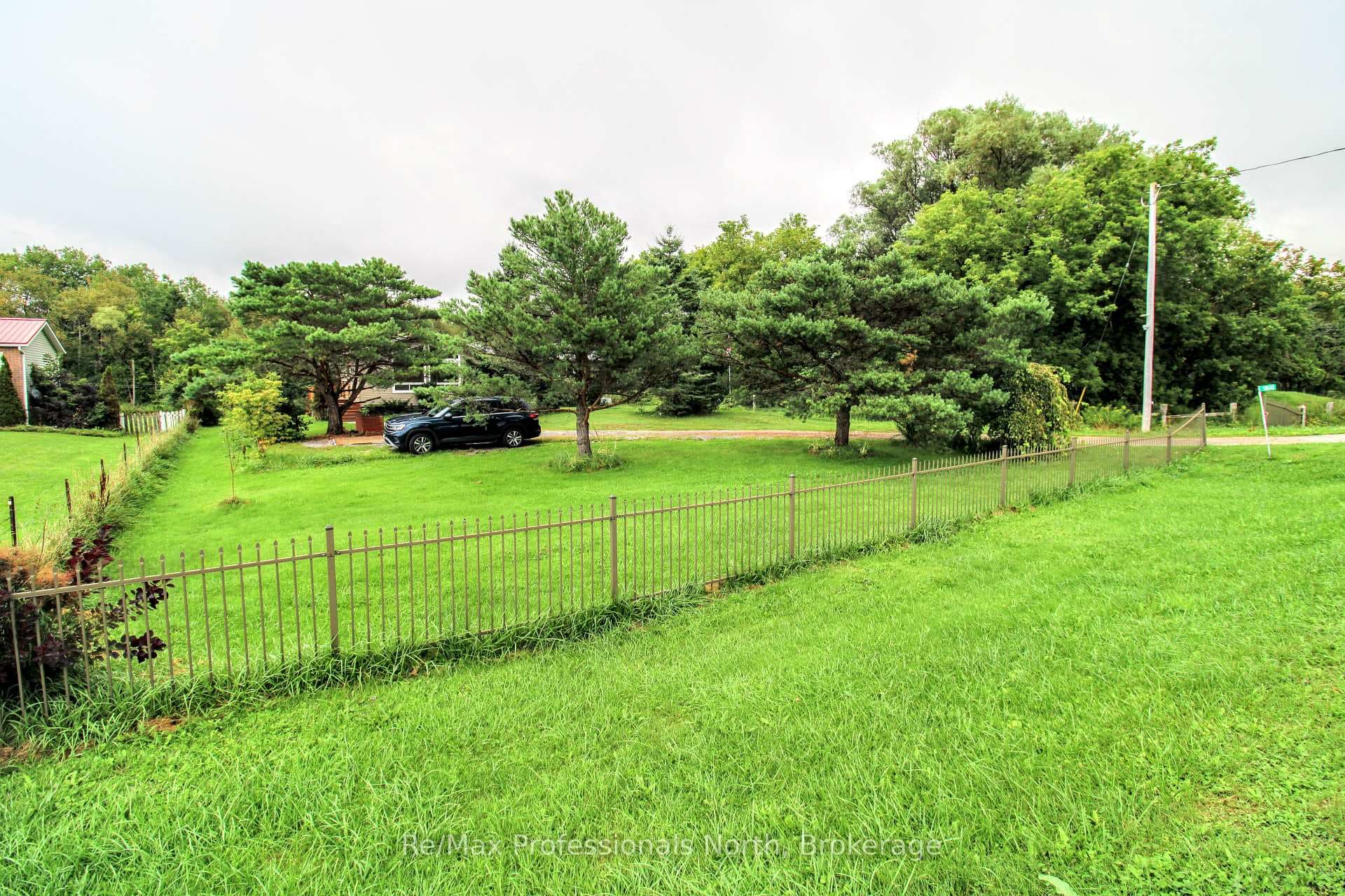 1800 Kirkfield Road photo 3