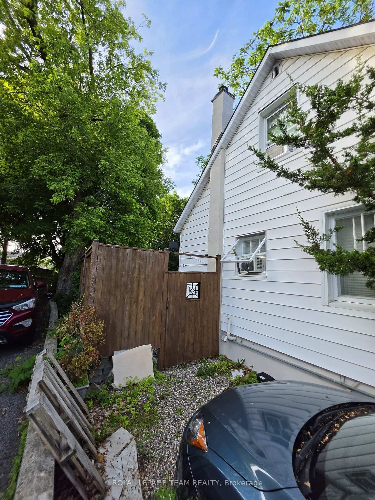 1247 Summerville Avenue photo 25