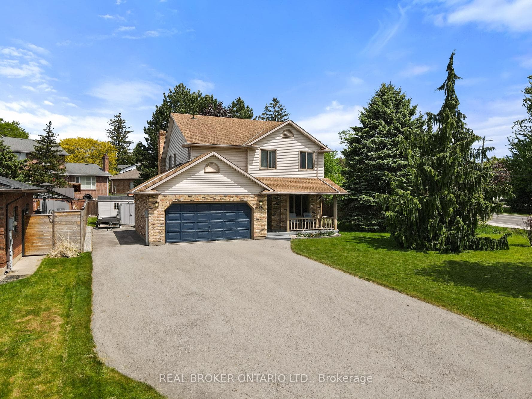 106 Spruceside Crescent photo 2