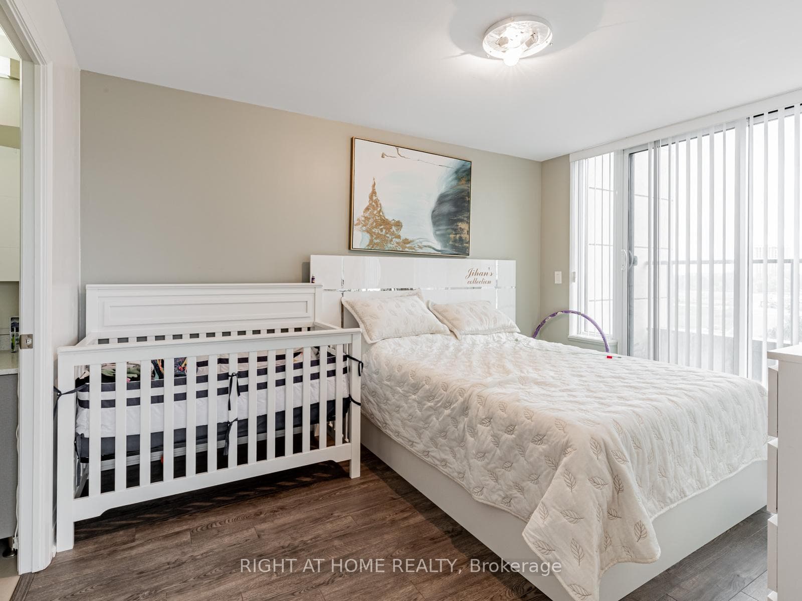 18 Uptown Drive Unit 826 photo 11