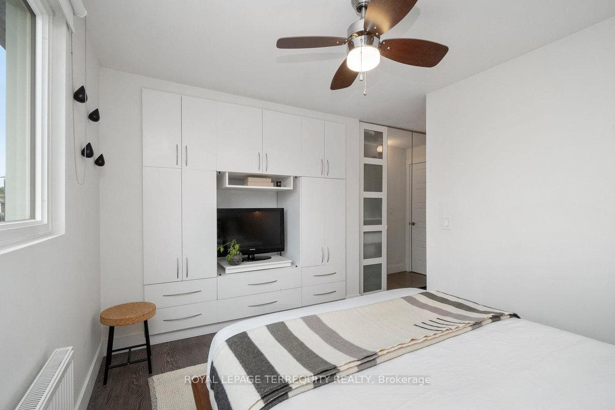 155 Blackthorn Avenue photo 21