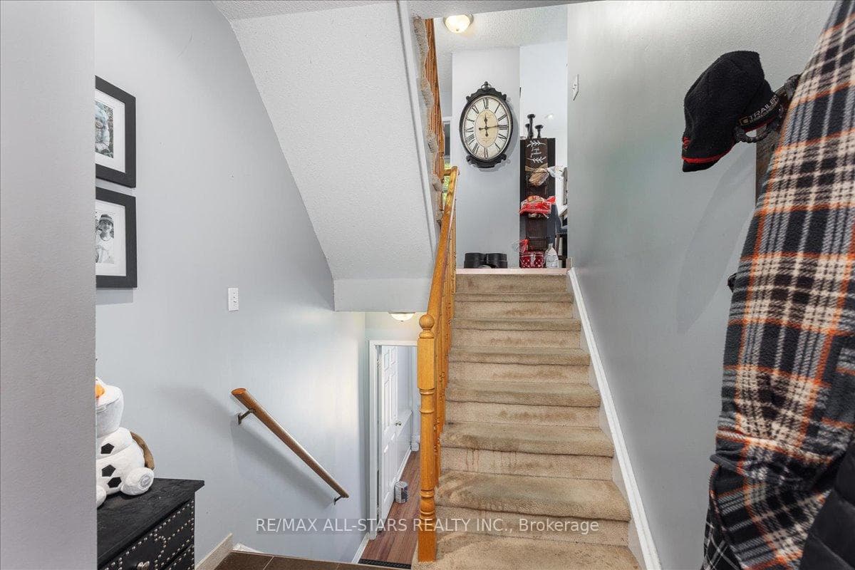 58 Hattie Court photo 4