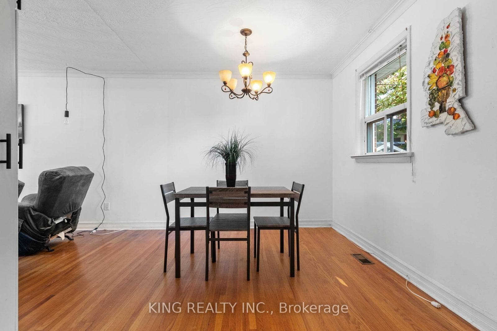 47 Fairview Ave Avenue photo 4