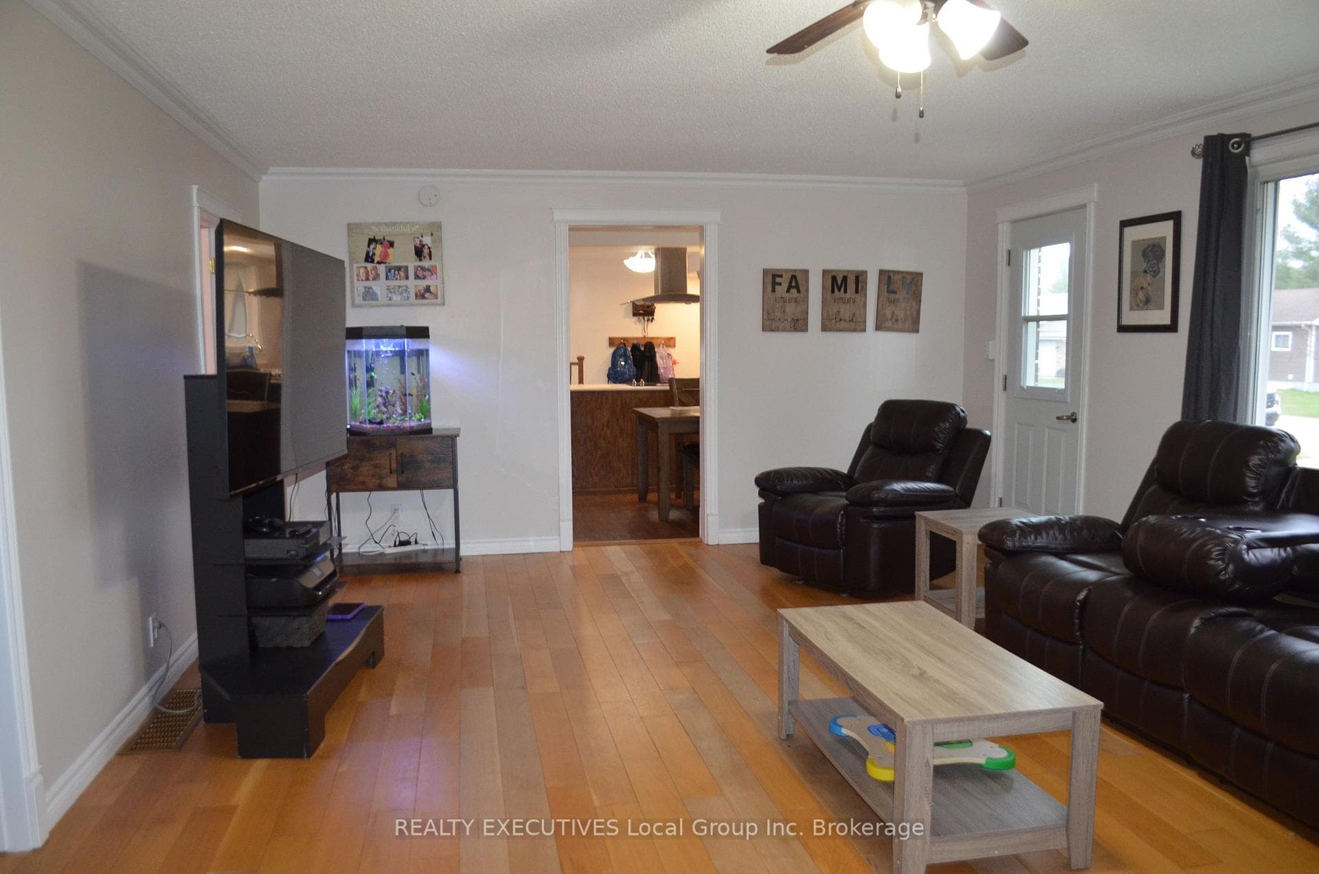 412 Sweezy Street photo 44