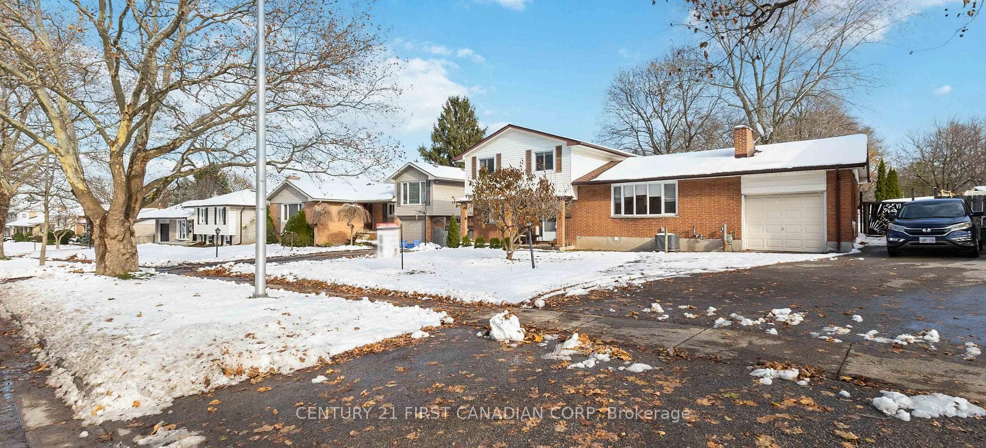 628 Viscount Road photo 2