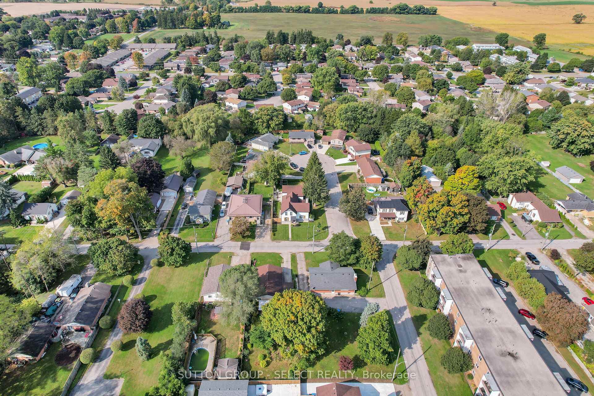 526 DEWAN Street photo 36