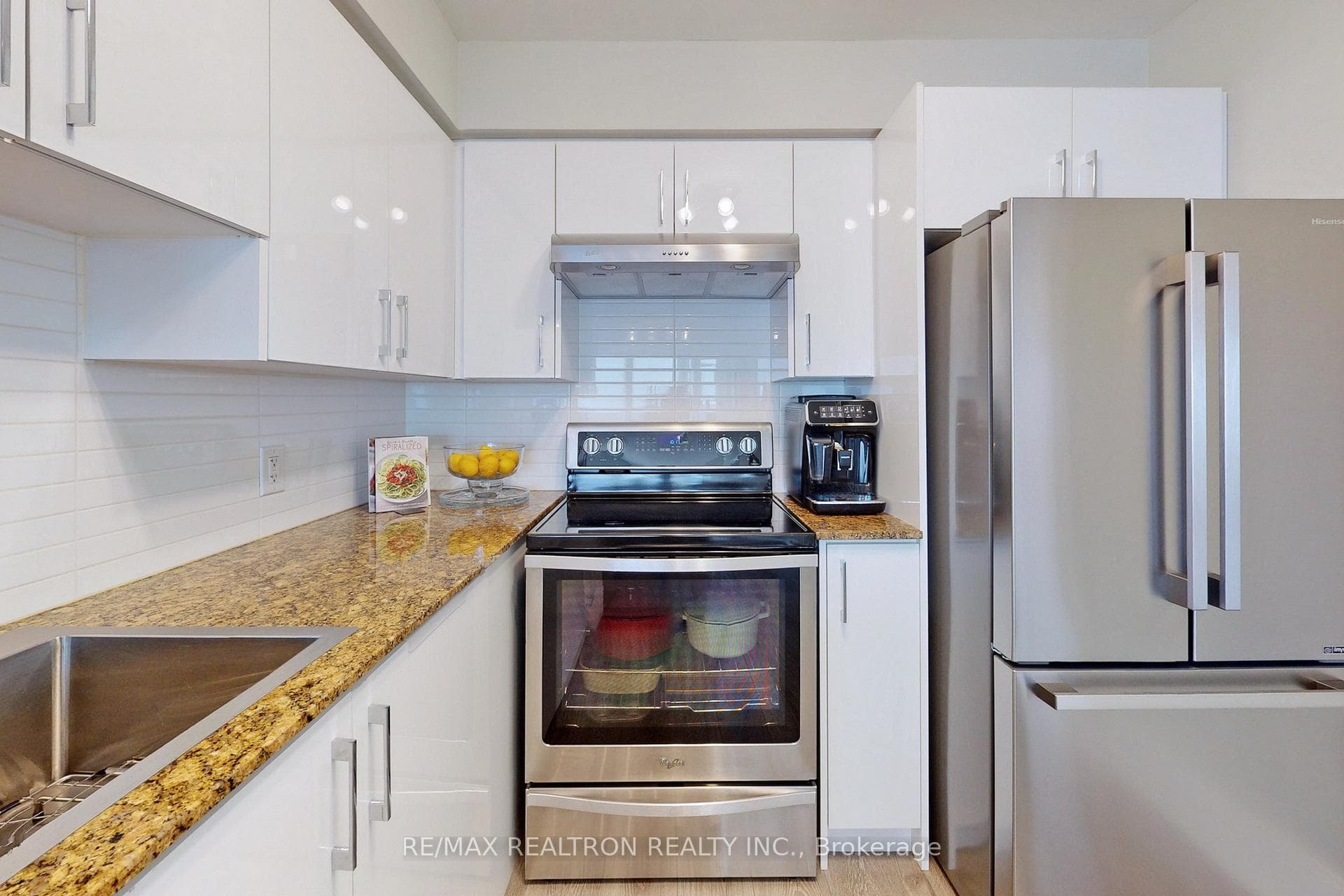 125 Village Green Square Unit 2904 photo 3