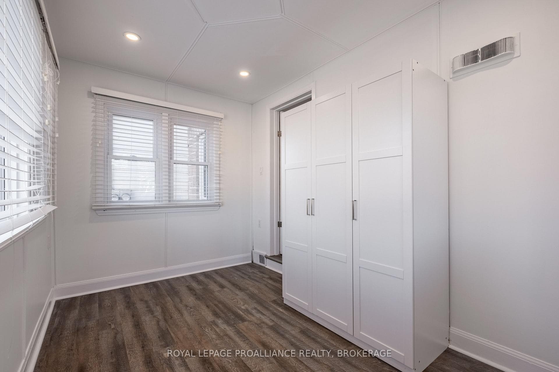 78 Carruthers Avenue photo 15