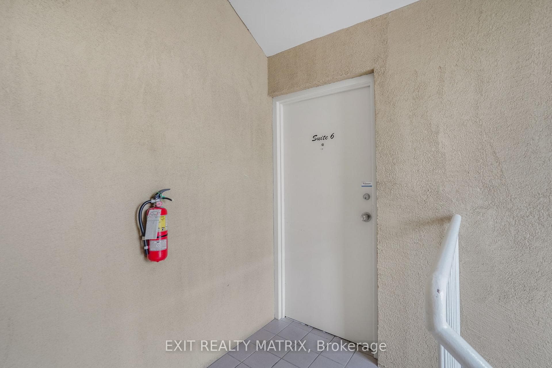 661 Spence Avenue Unit 6 photo 5