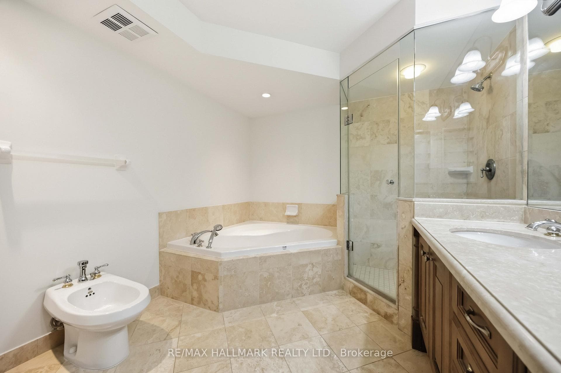 80 Harrison Garden Boulevard Unit 1821 photo 18