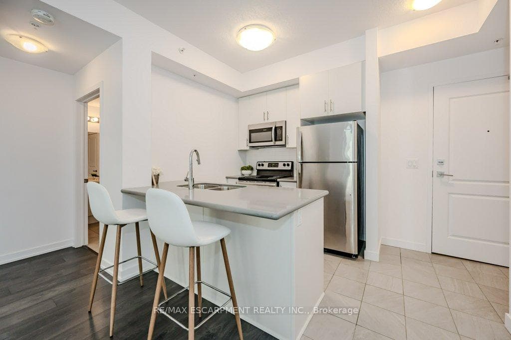 81 Robinson Street Unit 804 photo 13