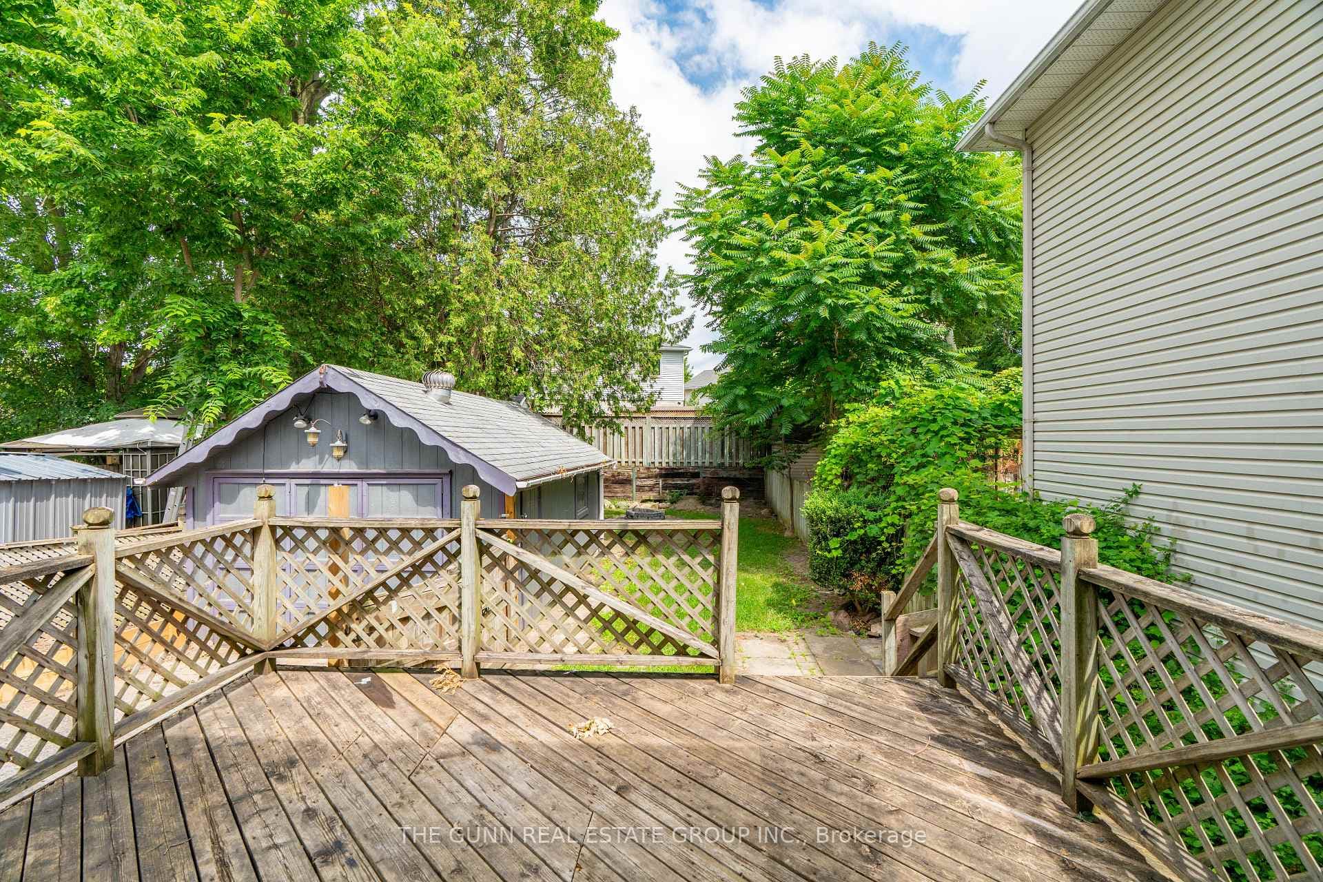 904 Dame Street photo 25