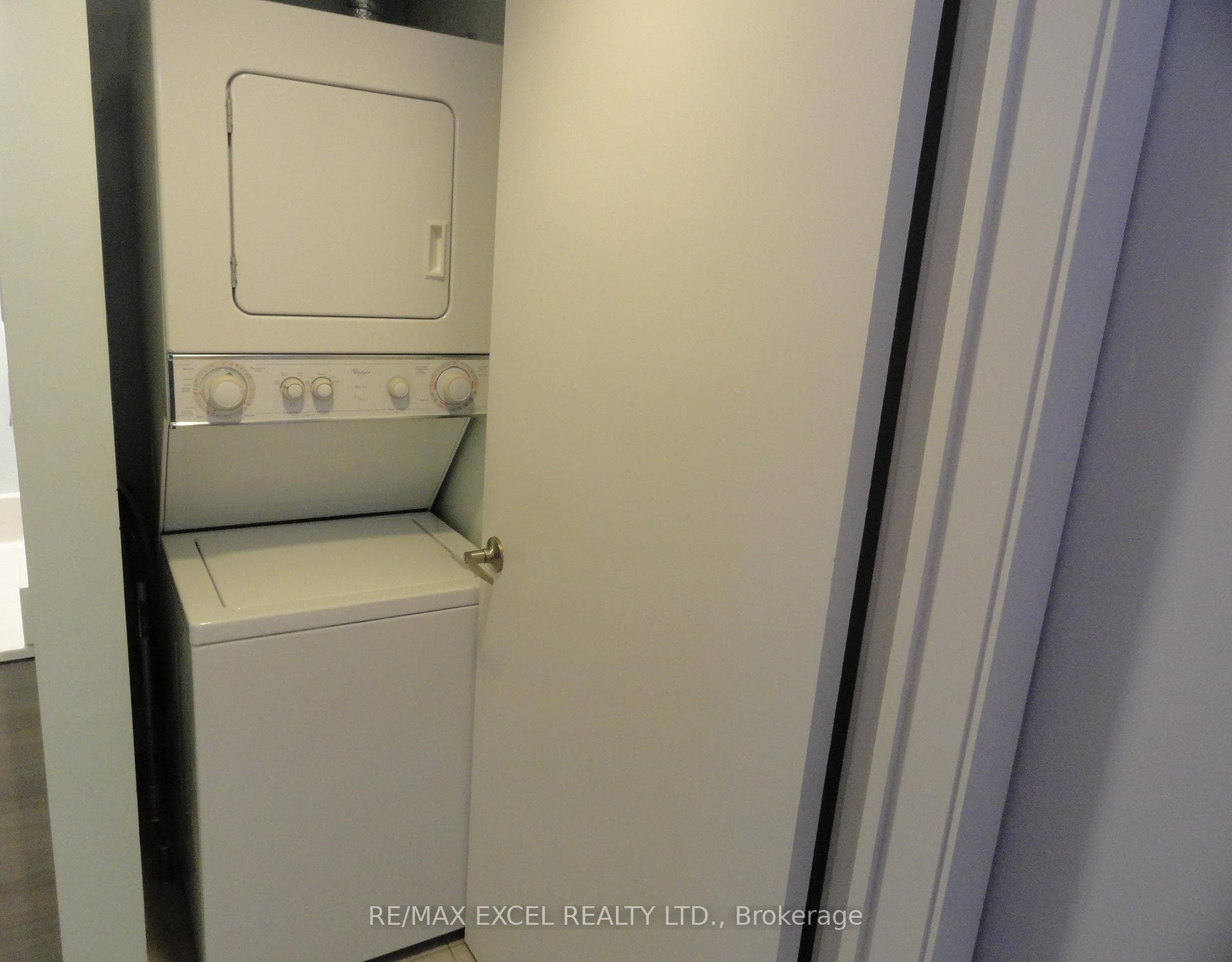 20 Joe Shuster Way Unit 702 photo 16