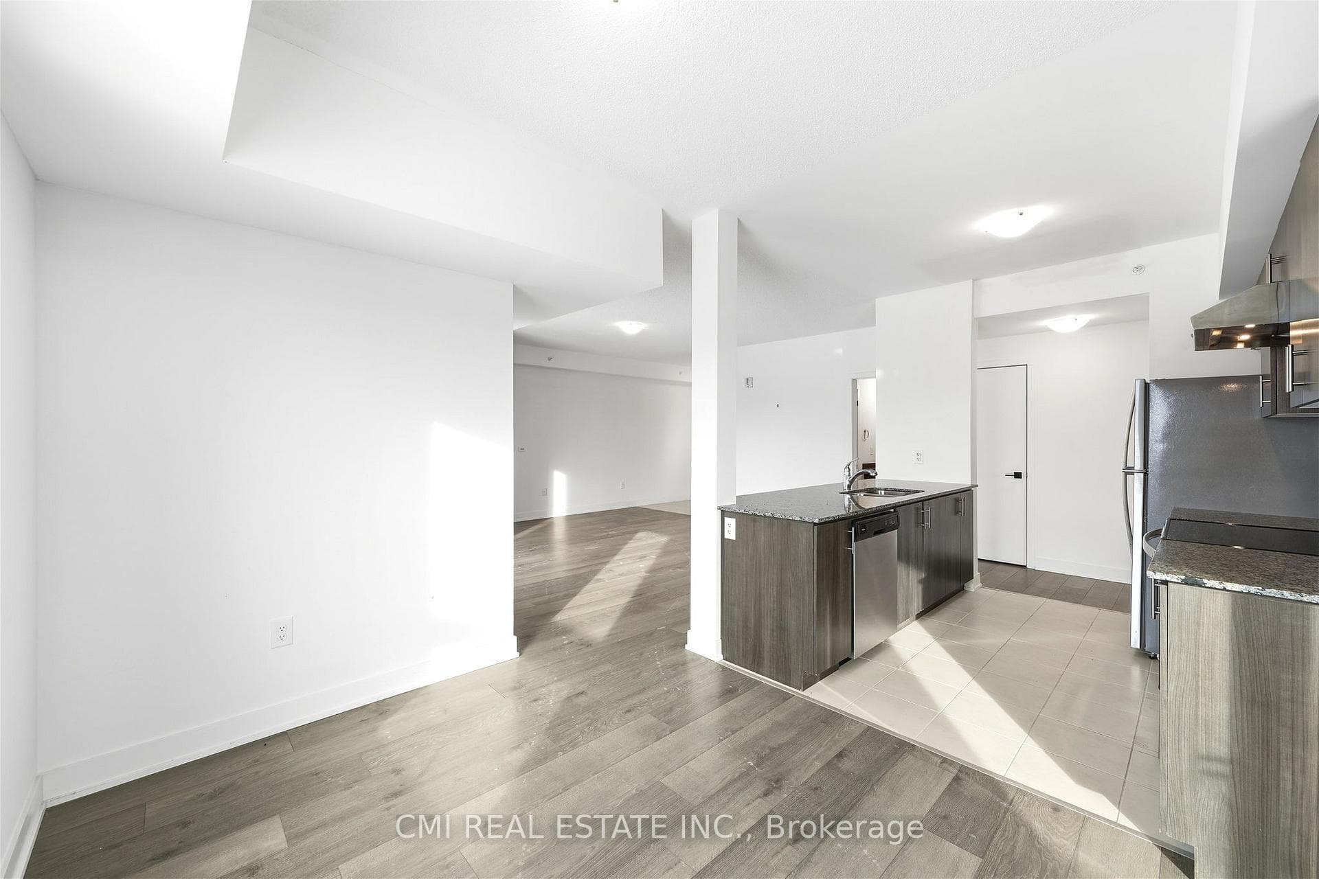 4 Spice Way Unit 501 photo 19