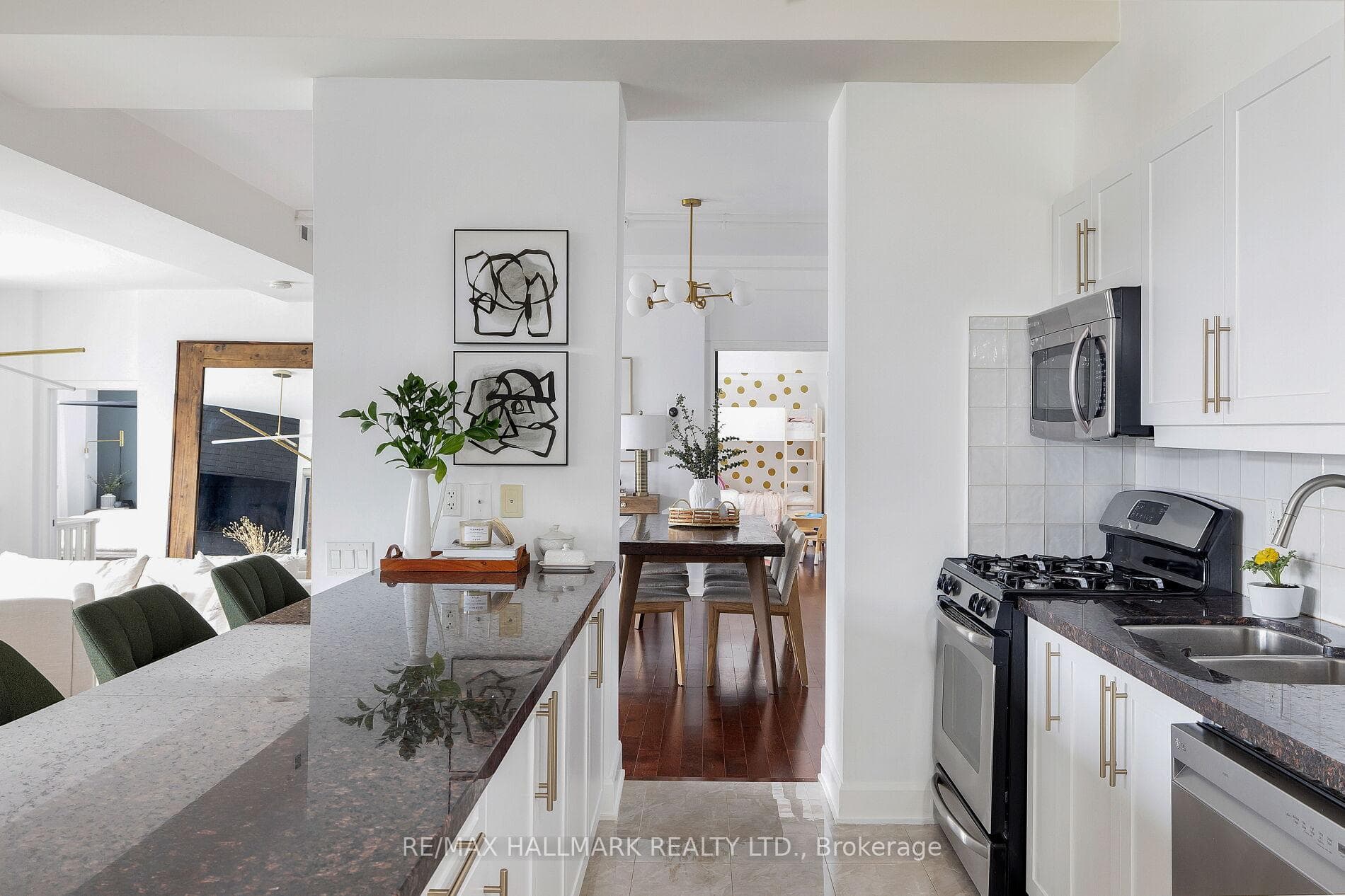160 Fallingbrook Road Unit 106 photo 13