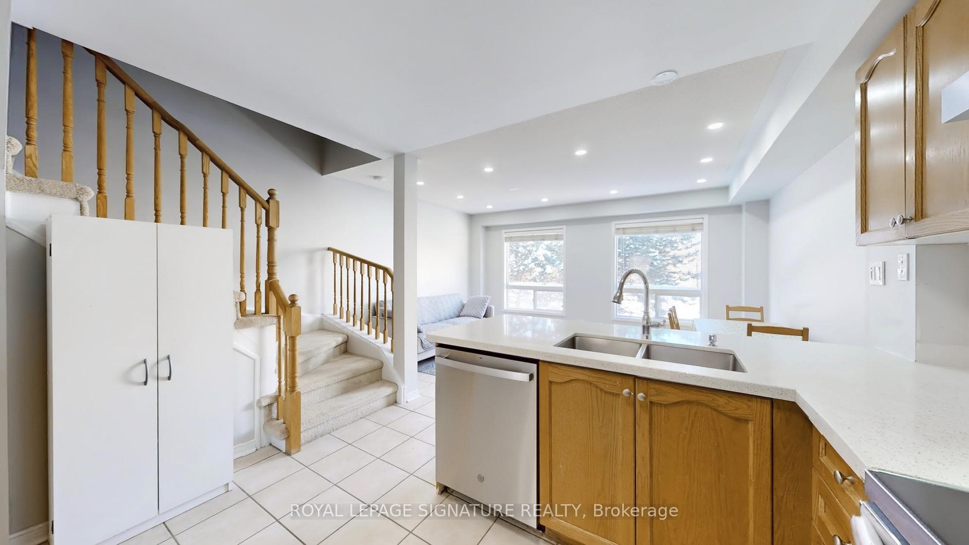 16 Pennefather Lane photo 13