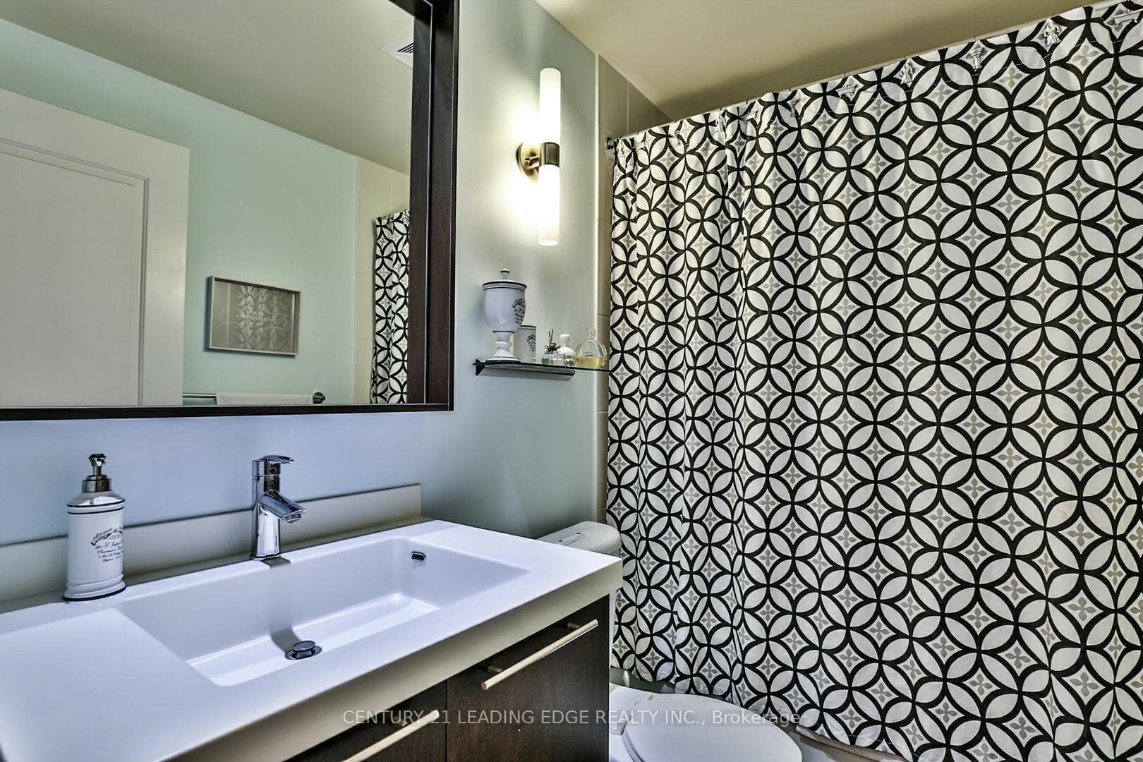 100 Harrison Garden Boulevard Unit 221 photo 24