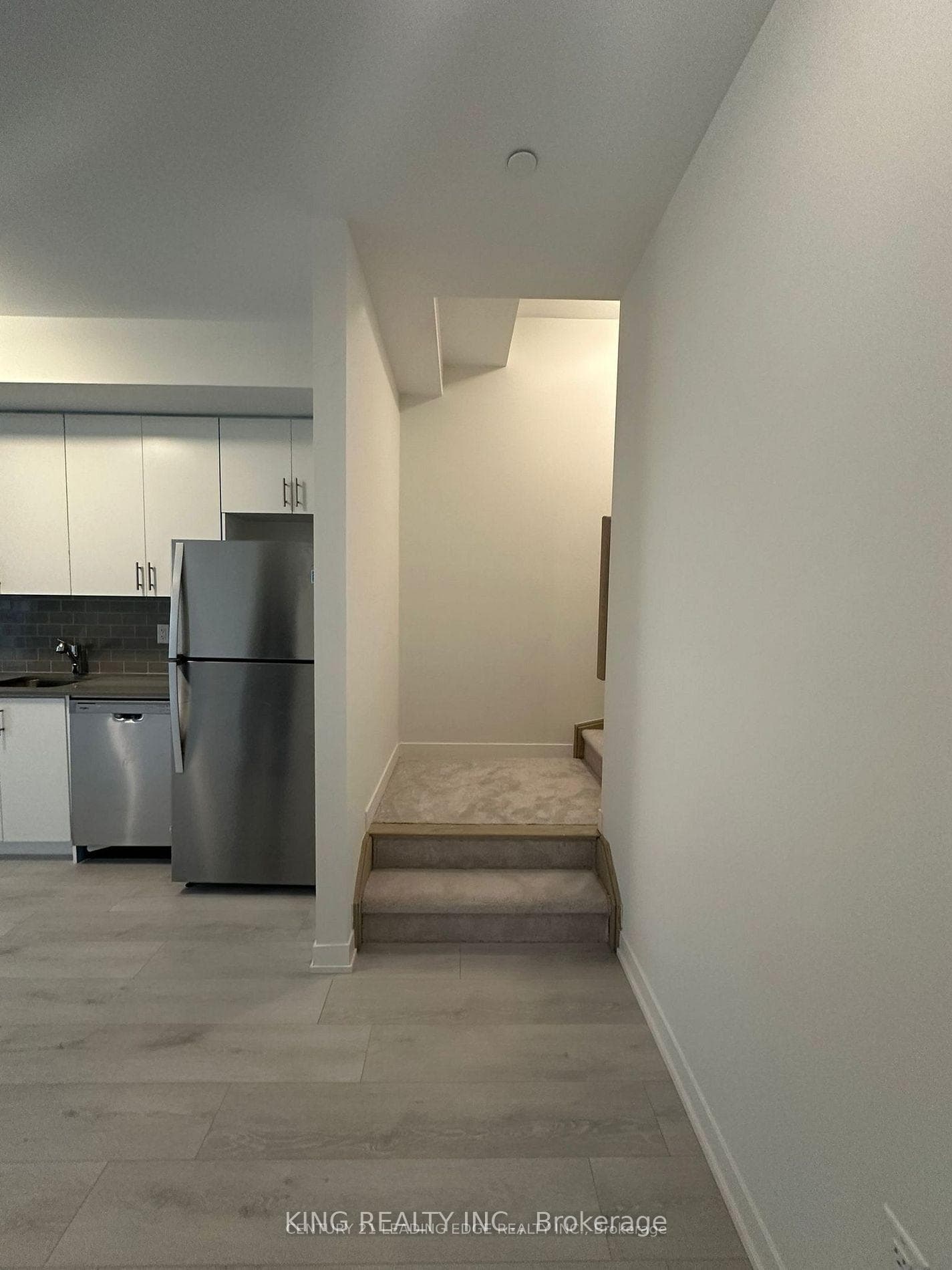 3409 Ridgeway Drive Unit 32 photo 4
