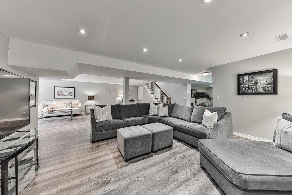 881 Goodwin Road photo 30