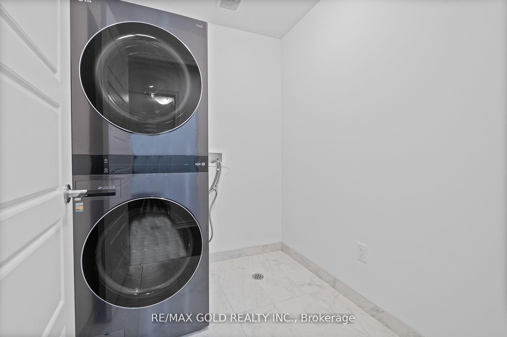 474 Bergamot Avenue photo 39