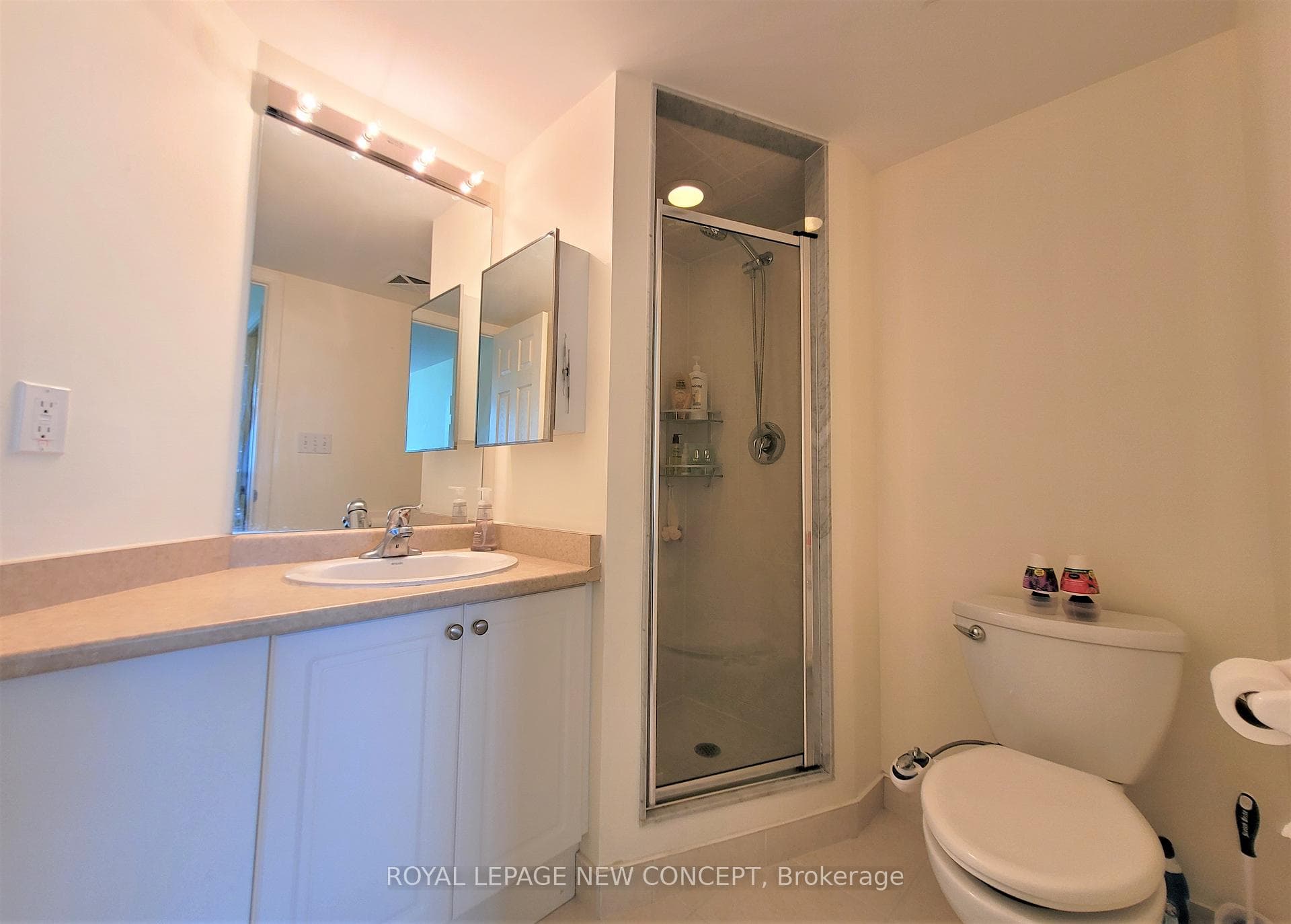18 Spring Garden Avenue Unit 2608 photo 11