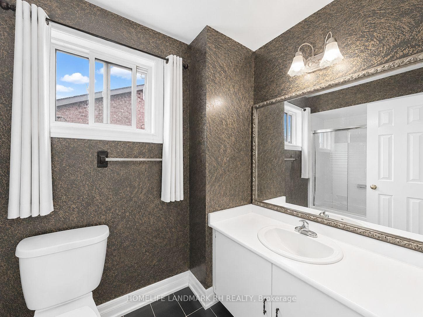 101 Pentland Crescent photo 13