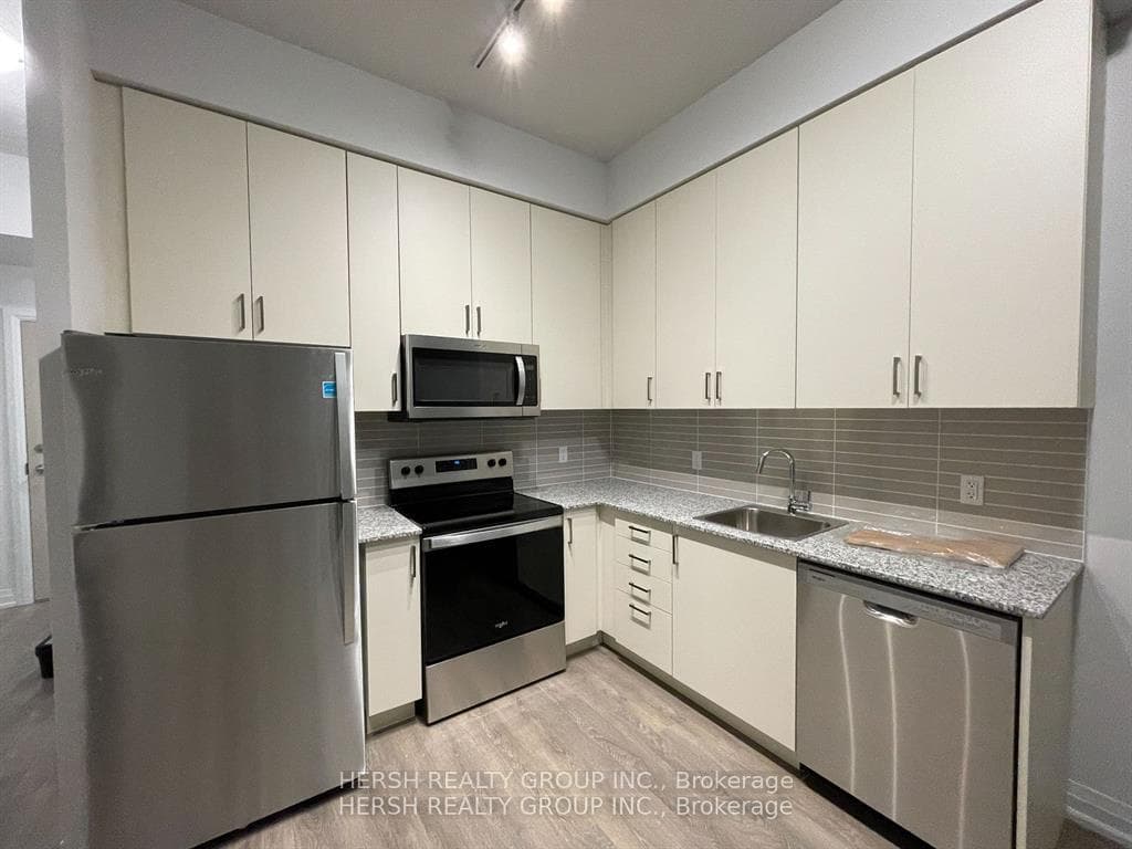 20 Meadowglen Place Unit 2807 photo 4