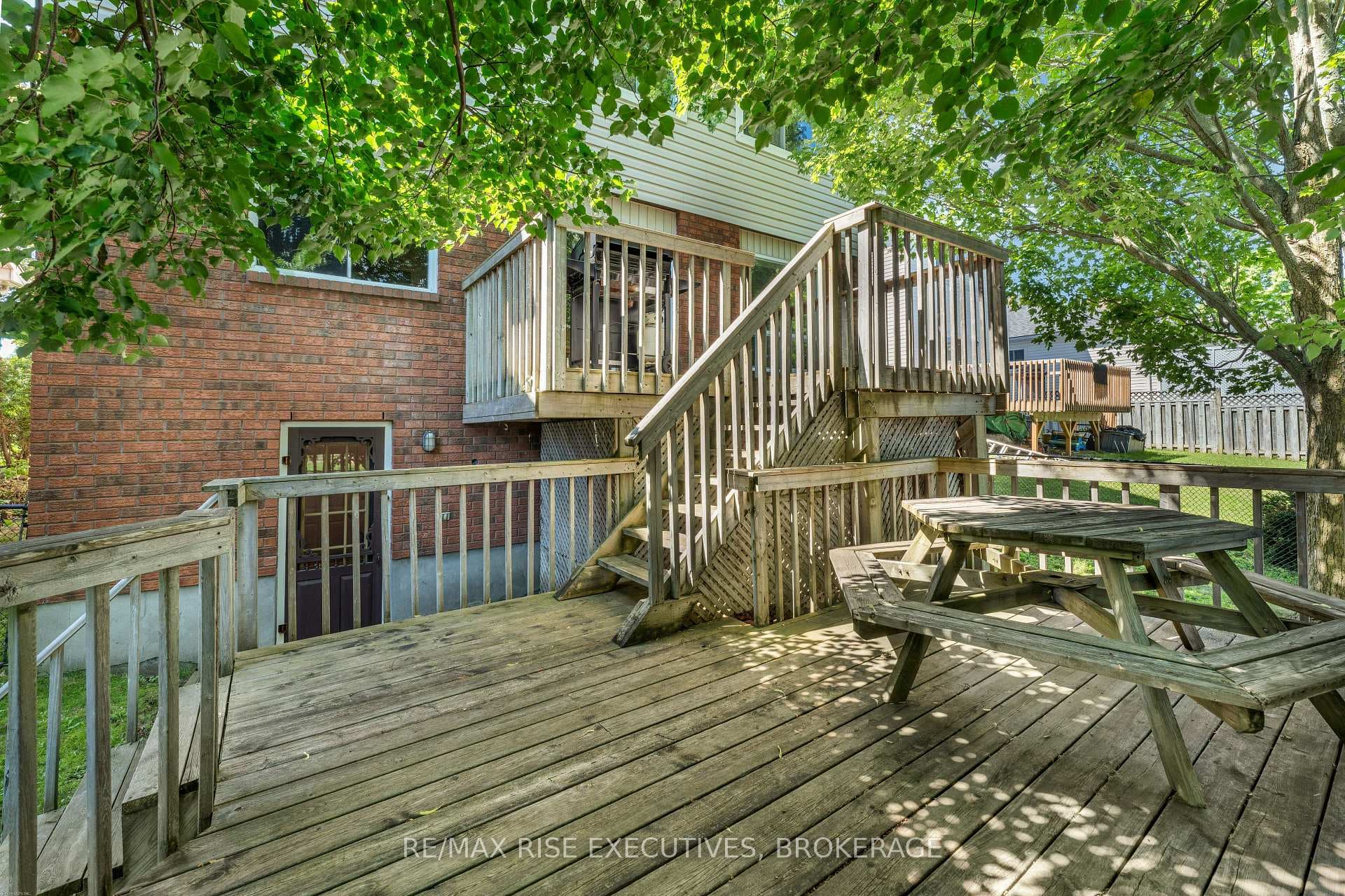 1304 Fisher Crescent photo 43