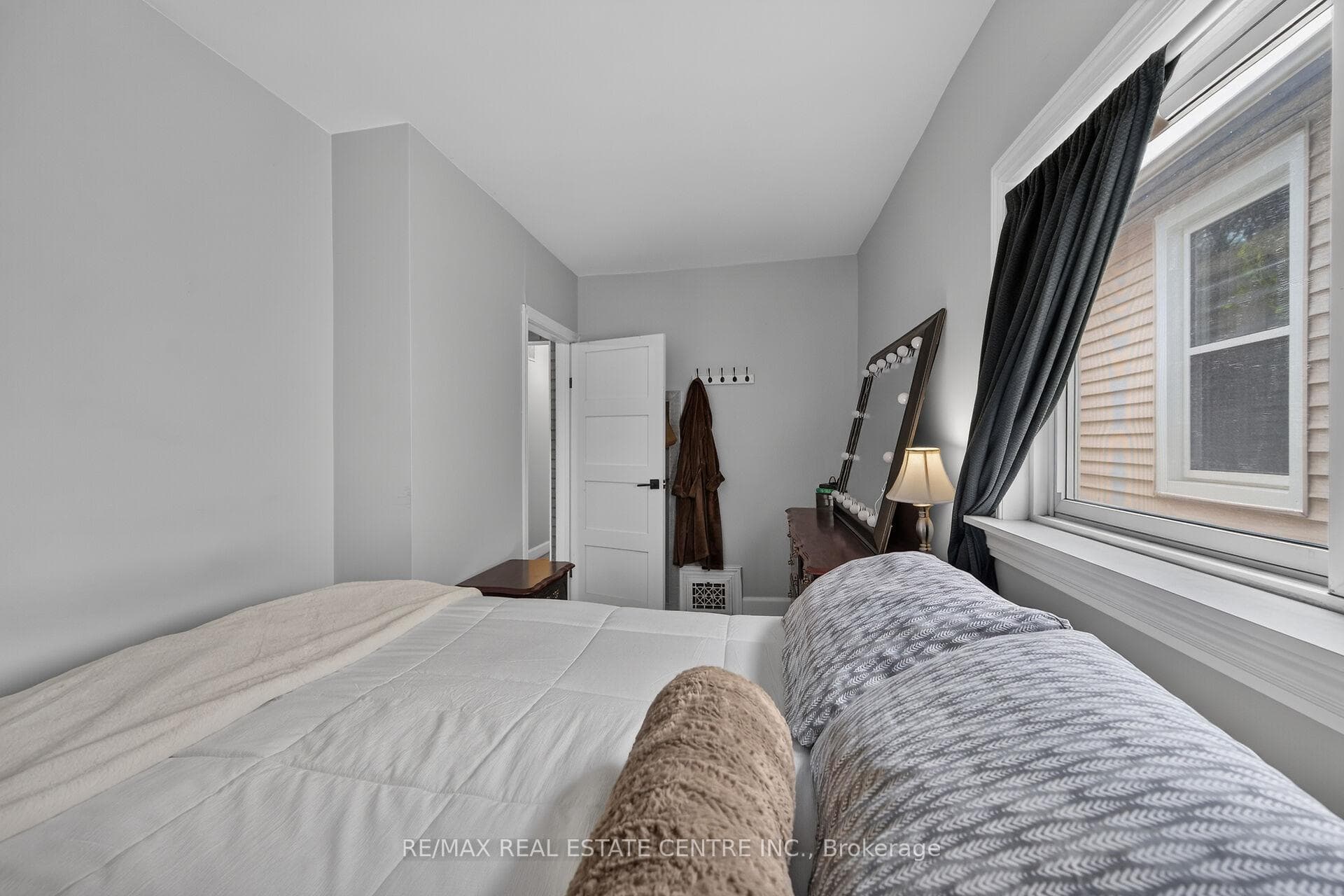220 Paling Avenue photo 22