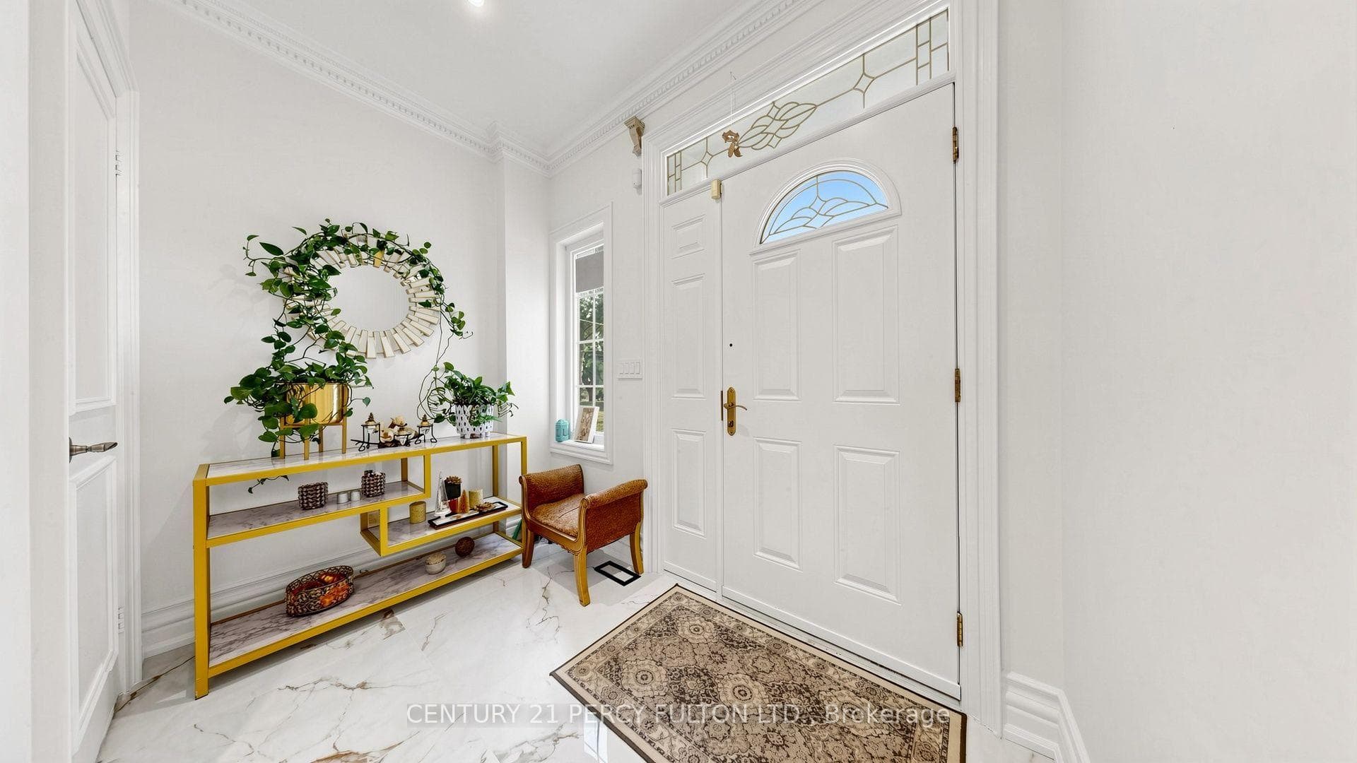 372B Hounslow Avenue photo 3