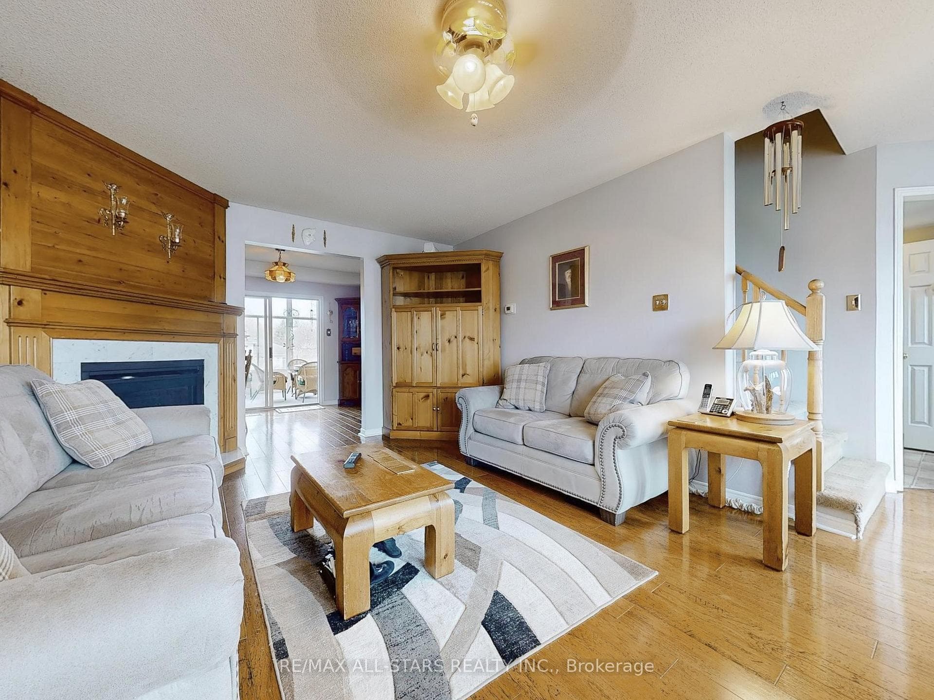 287 Hollywood Drive photo 10