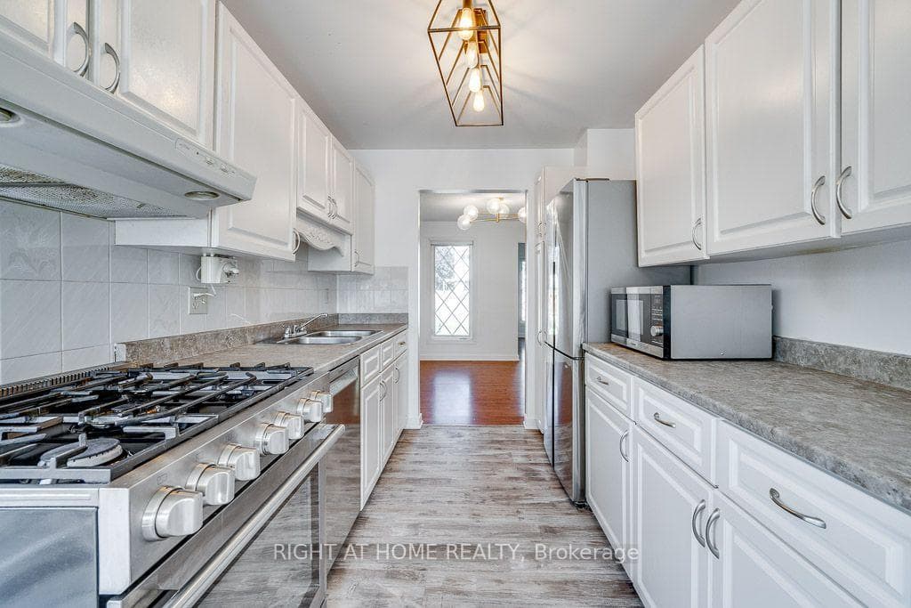 85 Winchester Drive photo 8