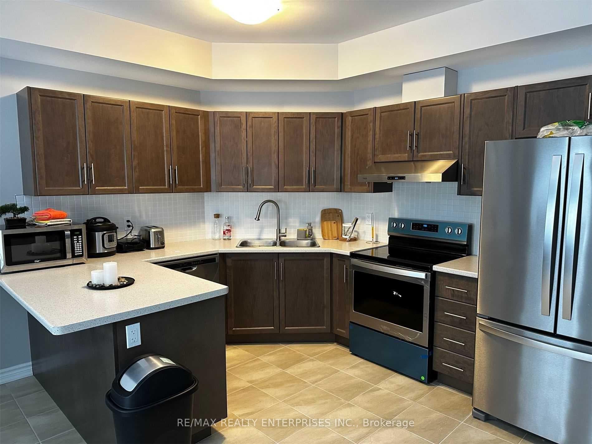166 Rosie Street photo 9