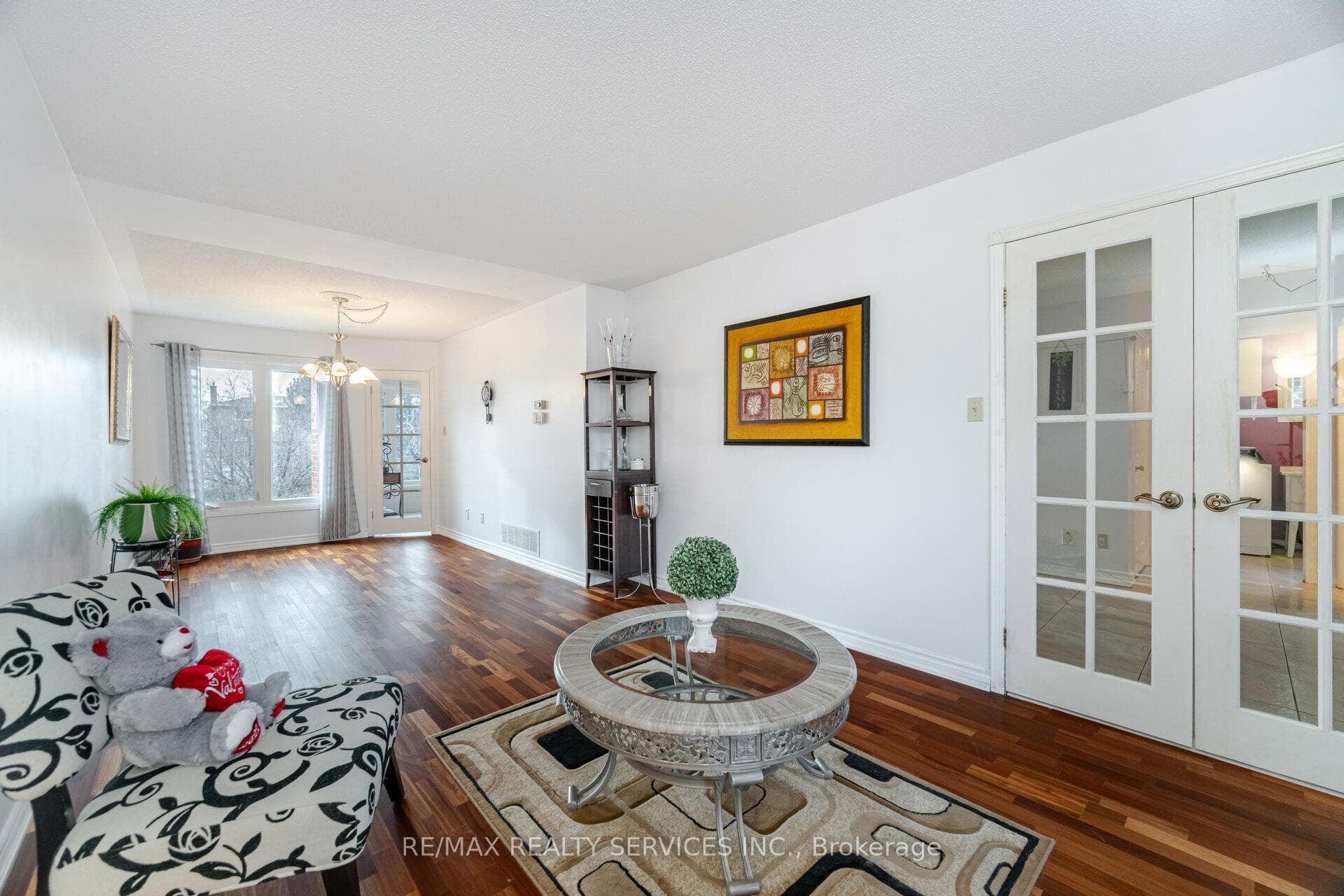 140 Lord Simcoe Drive photo 7