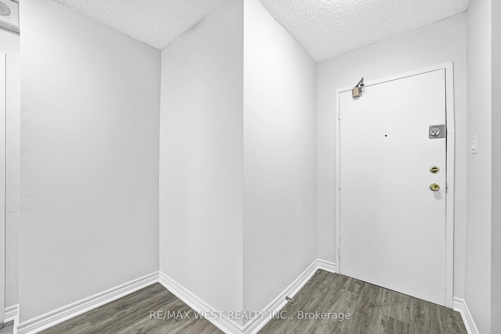 205 Hilda Avenue Unit 406 photo 5