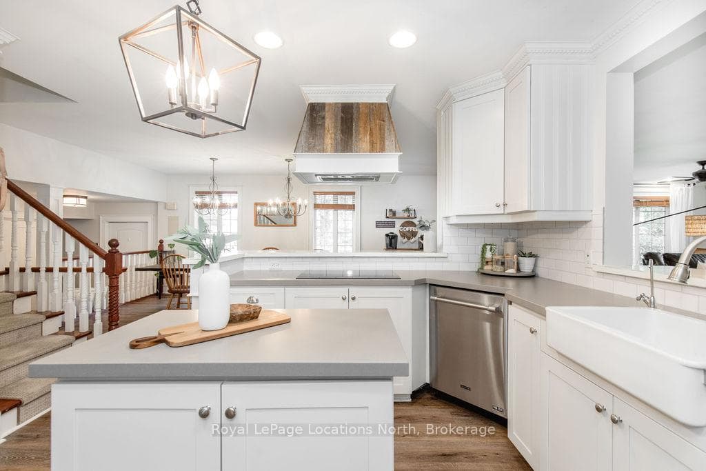 221 JANE Street photo 13