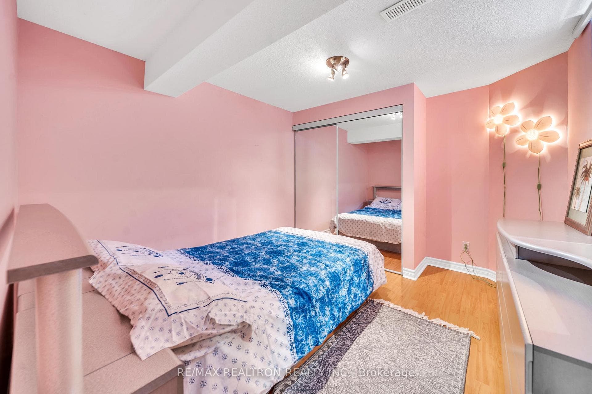 19 Naughton Drive photo 32