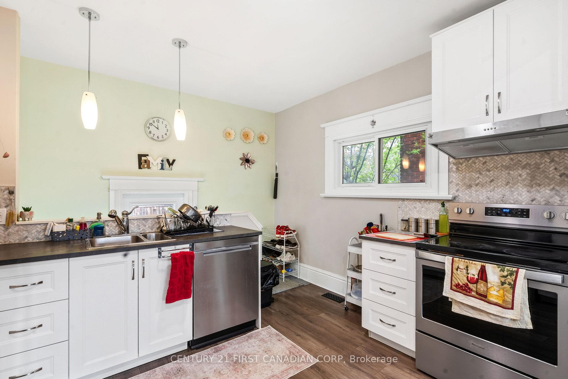 594 Highbury Avenue photo 11