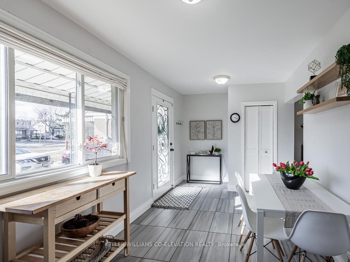 15 Tofield Crescent photo 2
