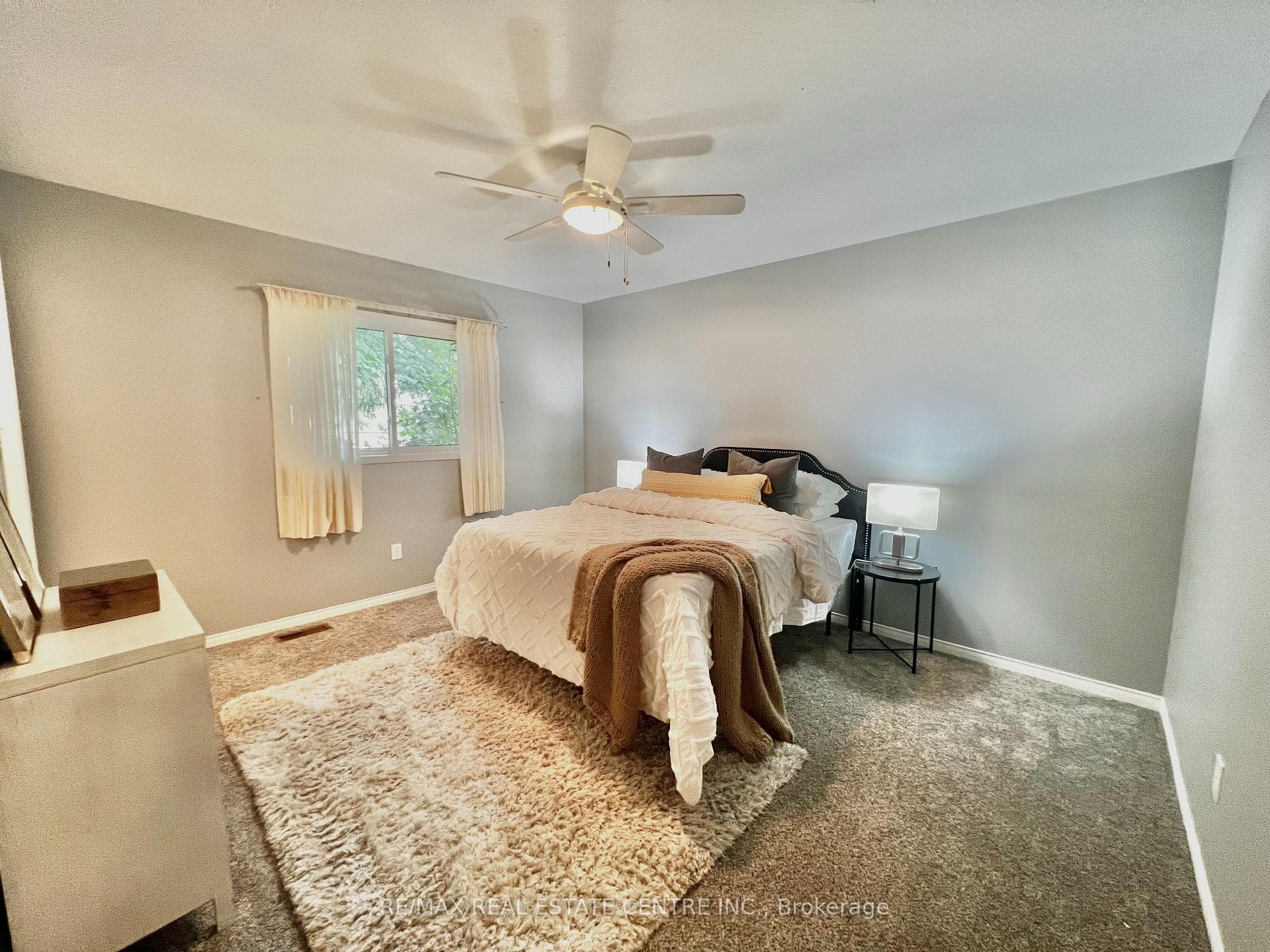 568 Park Avenue photo 15