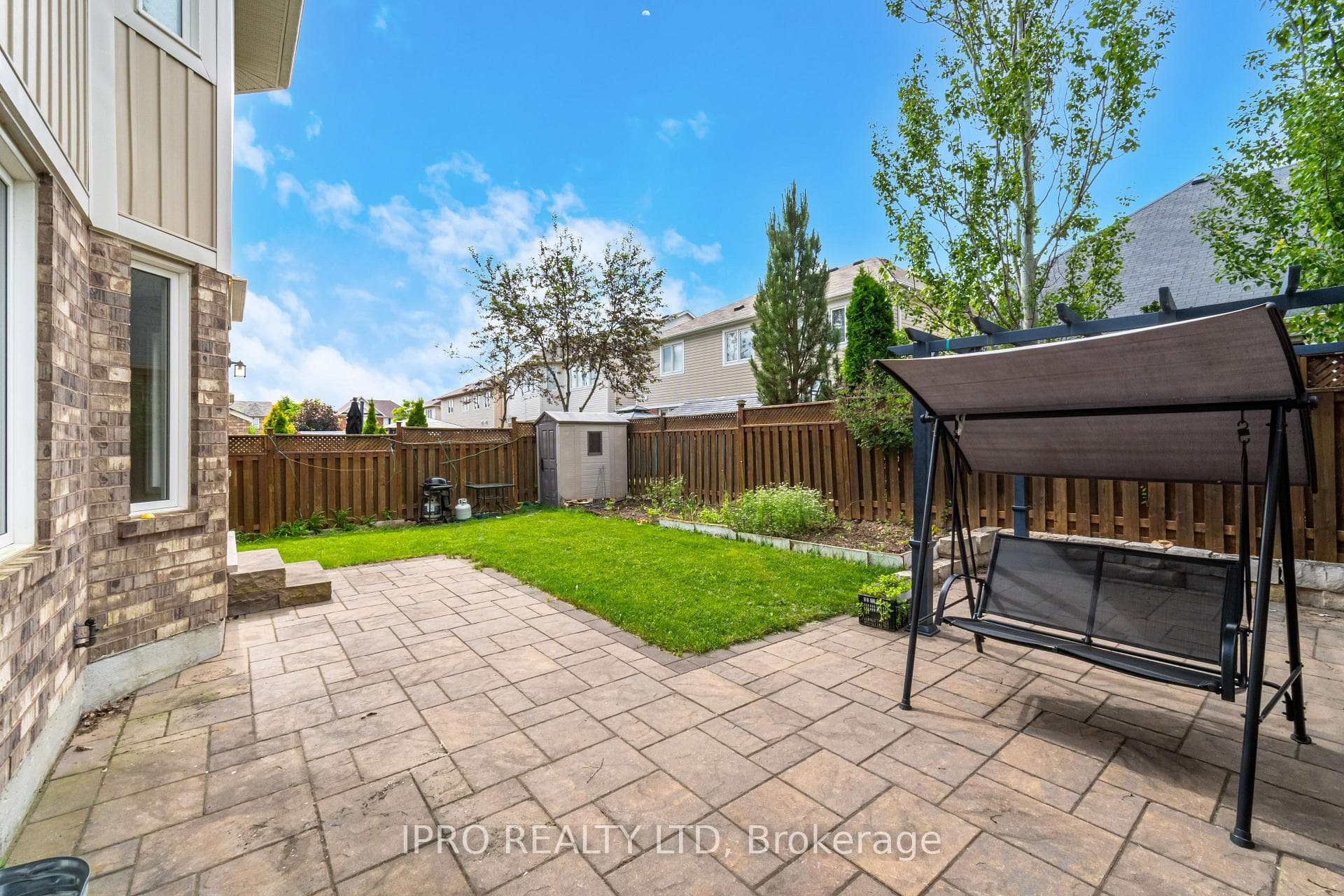 24 Chase Crescent photo 40