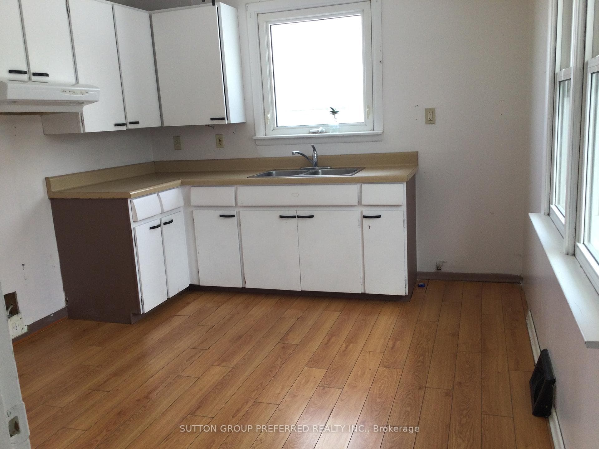 pictures from prior to tenant moving in.