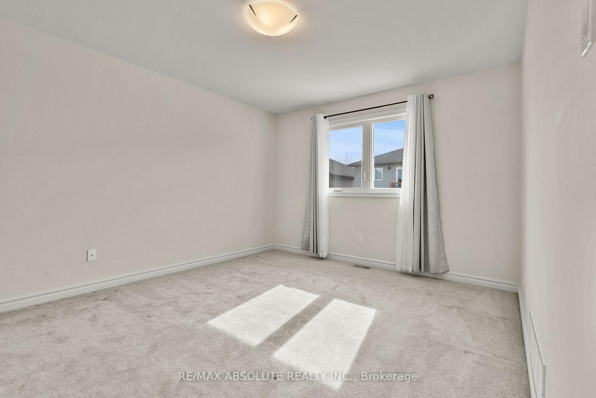 971 LEISHMAN Drive photo 15
