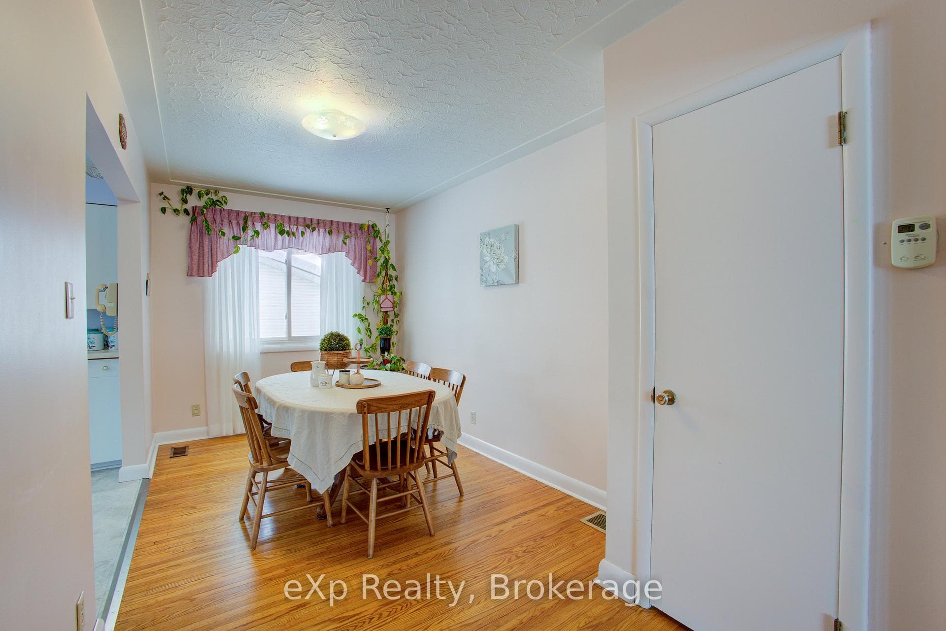 318 Leopold Street photo 3